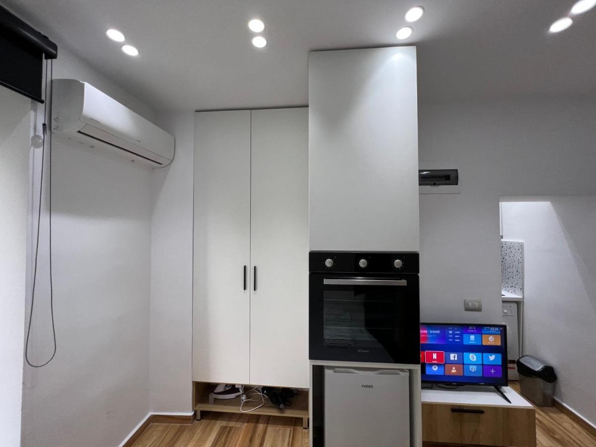 Luxury Apartment In Blloku Area Tirana Exterior foto